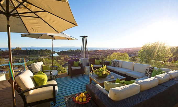 Eastside Casa | Montecito Mid Century Estate Acre, piscina, increíbles vistas al mar
