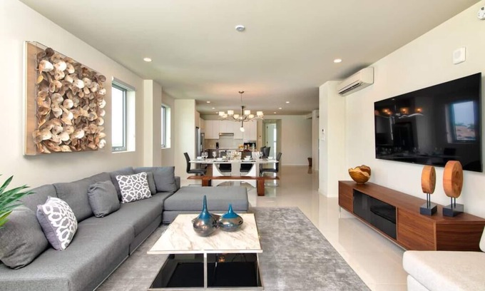 Montego Bay Apartamento | Montego Bay: Elegant Apt w/Stunning Sunset Views