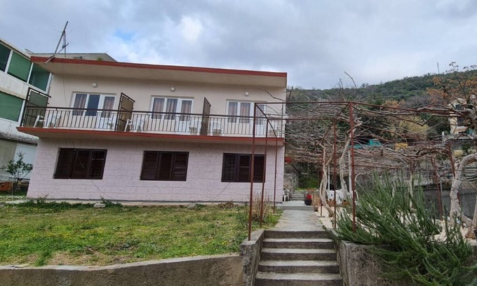 Igalo Casa | Montenegro Johnny`s Guesthouse - Rooms *** in Igalo