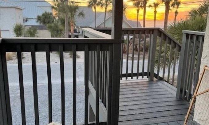 Biltmore Beach Hotel | Monterey Motel - Beach Cottage 6 at Beach Access 8. Large Pool. Newly Remodeled.