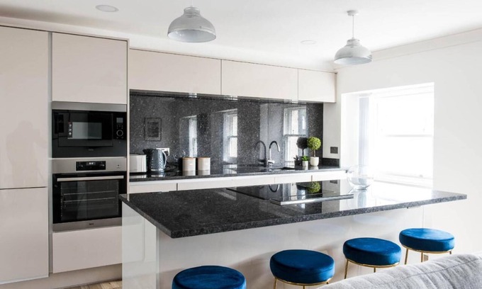Kendal Apartamento | Monterey Residence - Stunning, Duplex Apartment in the Heart of Kendal