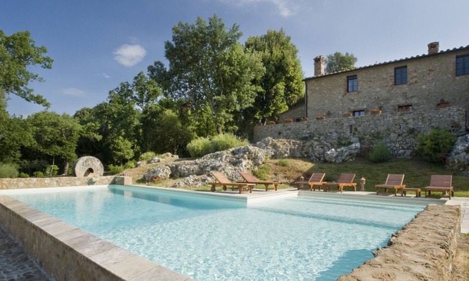 Sovicille Otro | Montestigliano, una auténtica casa de campo en el corazón de la Toscana, es un oasis de paz y belleza que ofrece a sus huéspedes residencias refinadas y una vista encantadora