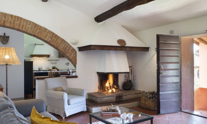 Sovicille Otro | Montestigliano, una auténtica casa de campo en el corazón de la Toscana, es un oasis de paz y belleza que ofrece a sus huéspedes residencias refinadas y una vista encantadora