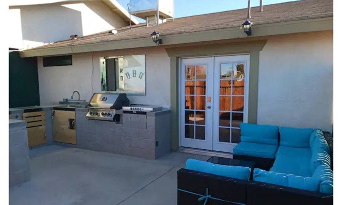 Ridgecrest Apartamento | Monthly Patio Suite with Dog Door!