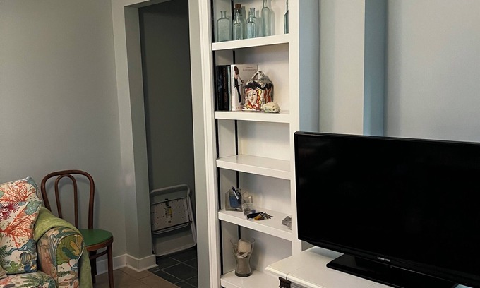 Kure Beach Apartamento | Monthly rental Beach Apt…steps to ocean.1 bedroom,1 full bath with Den/Kitchen