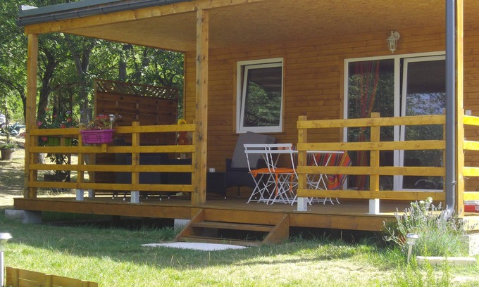 Montolieu Chalet De Esquí | Alquiler Montolieu 2 pers. + posible niño pequeño con piscina