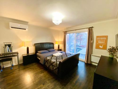 Cote-Des-Neiges—Notre-Dame-De-Grace Casa | MontREAL HOMES - Affordable Rooms, Smart TV, Shared Kitchen