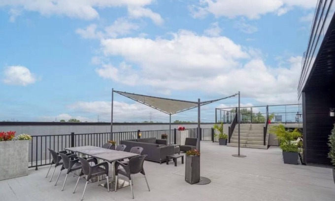 Ahuntsic-Cartierville Apartamento | Vrbo Property