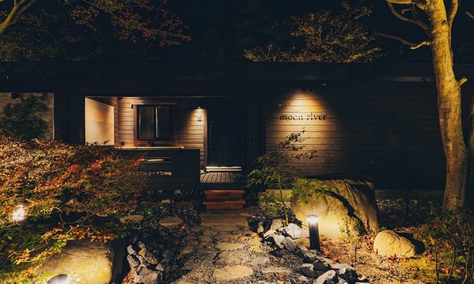 Hatsukaichi Cabina | moon river openair bathsaunaswitch on big scree / Hatsukaichi Hiroshima