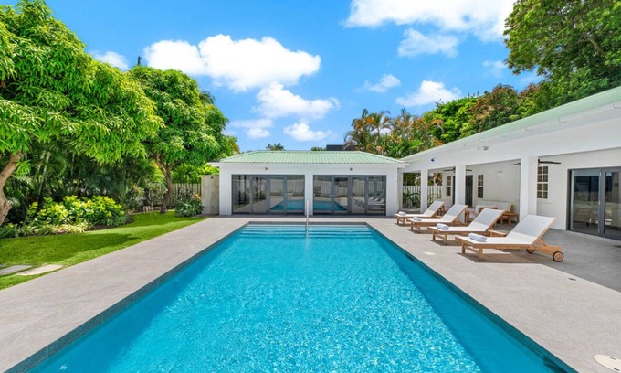 Sunset Crest Casa | Moonflower Villa: Luxe Oasis in Sunset Crest, Holetown