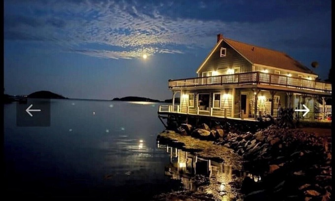 Northwest Cove Cabaña | Moonlight Cottage