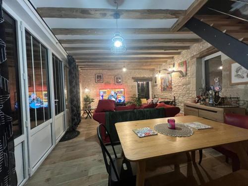 Courchamps Casa | Moonlight cottage france