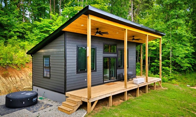 Stanton Apartamento | Hot Tub + Fire Pit | Dog Friendly Fun | Big Porch