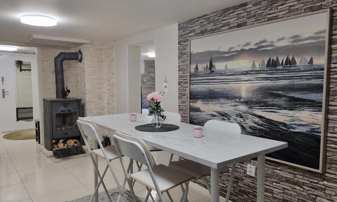 Broby Apartamento | Moonlight - Trevlig Källarlägenhet