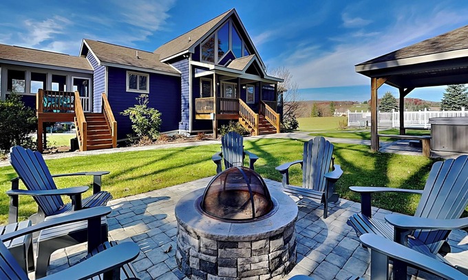 Waterfront Greens Casa | Acceso al lago con piscina privada al aire libre y MUCHAS comodidades comunitarias.
