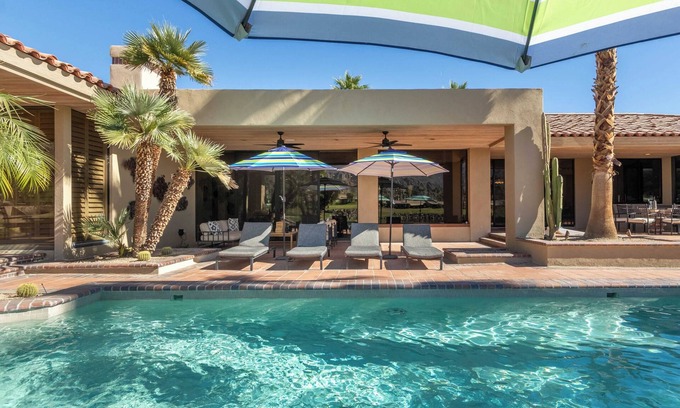 La Quinta Cabaña | Moonshine by Avantstay Modern & Stylish Estate w/ Bar, Fire Pit & Hot Tub 5 bd