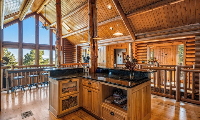 Kingman Casa | Moose Lodge on Hualapai Mountain