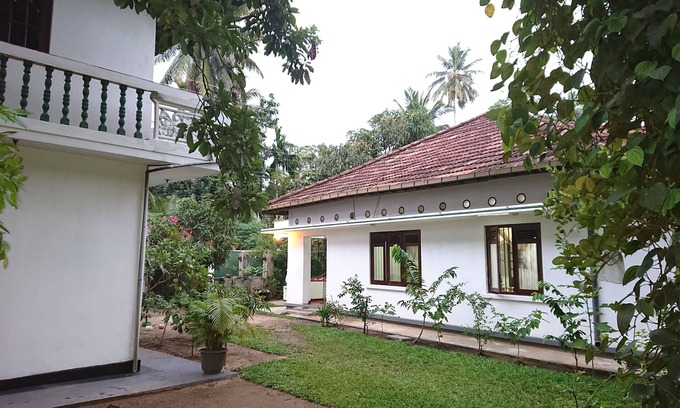 Unawatuna Villa | Más atractiva y maravillosa casa de mediados de siglo de 1950 con otra casa de nueva construcción