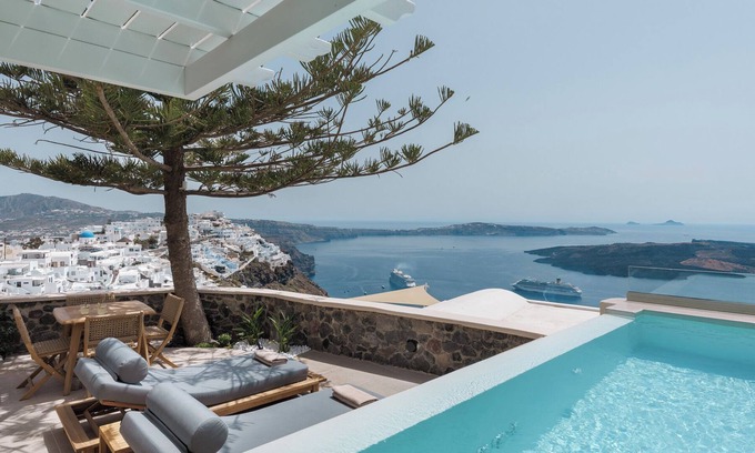 Firostefani Apartamento | Morfes 2bedroom aprt with Plunge heated pool and Sea View by Caldera Houses