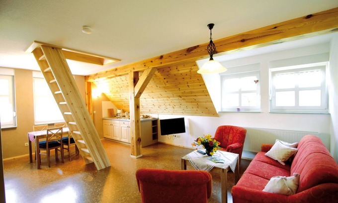 Burg-Dorf Apartamento | Morgensonne-Backhaus, bedroom, living room/kitchenette, shower/WC - Penkehof Spreewald