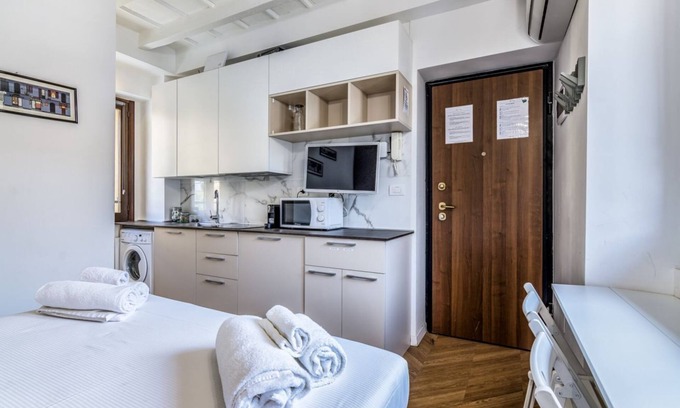 San Cristoforo Sul Naviglio Casa | Morimondo Studio Apartment