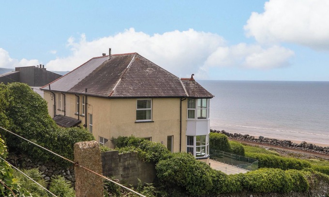 Barmouth Casa | MOROLWG, family friendly, with open fire in Barmouth