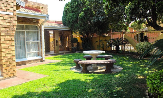 Rustenburg Cama Y Desayuno | Mosele wa Pula Guesthouse