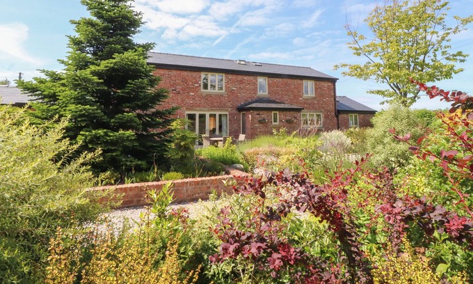 Wesham Casa | MOSS COTTAGE FARM, family friendly in Preston, Lancashire