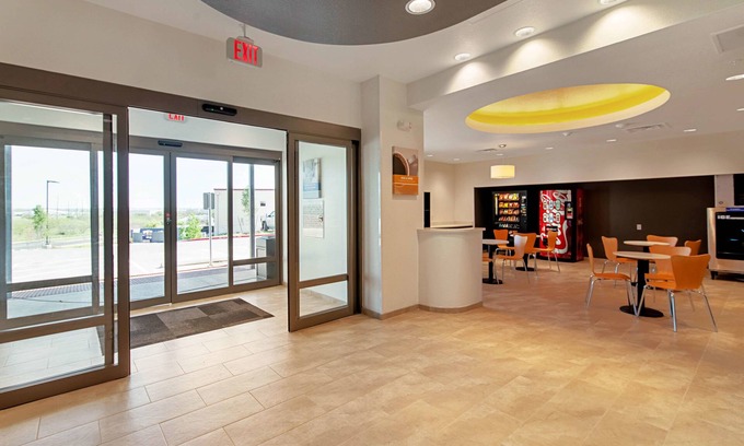 Montopolis Hotel | Motel 6 Austin, TX - Airport
