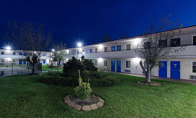 Staunton Hotel | Motel 6 Staunton, VA