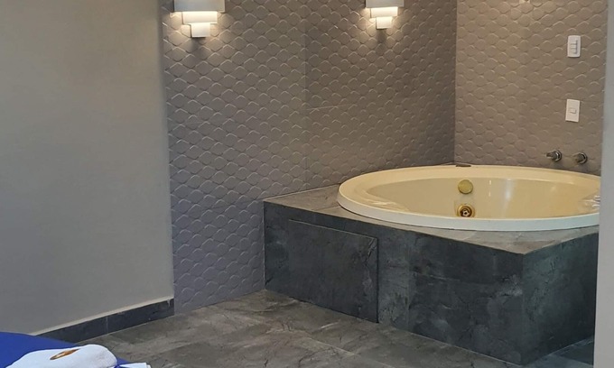 Weissopolis Hotel | Motel Passione