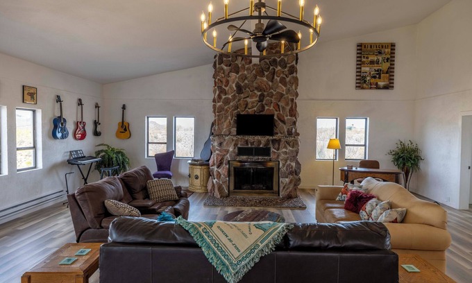 Morristown Casa | MoTown Artist's Retreat