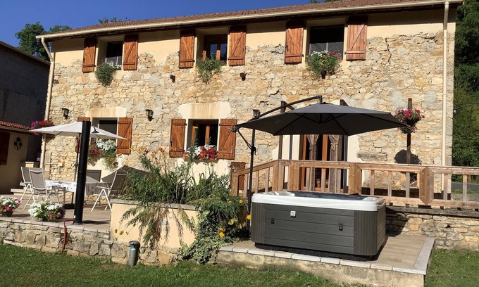 Salles-Courbaties Casa | Moulin de Mirau, granero confortable renovado en el valle Diege