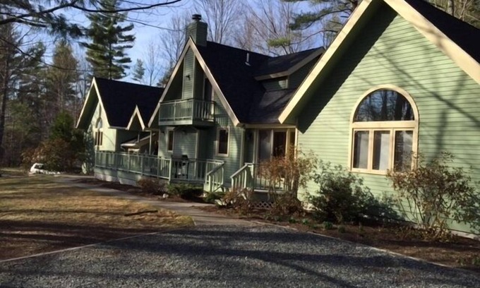 Moultonborough Casa | Moultonborough 4BR, 2400SF, Suissevale, 1/2 ml a la playa, 3 ml Castillo en las nubes