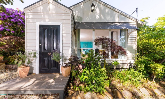 Mount Macedon Cabaña | Mount Macedon charming country cottage