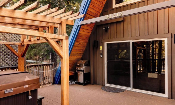 Pla-Vada Woodlands Cabina | Mountain a-frame cabin - hot tub - ski resorts