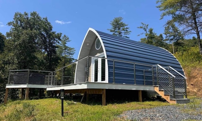 Bakersville Cabina | Mountain Cabin, Hot tub, Pet friendly, campfire, views, Ocean Blue