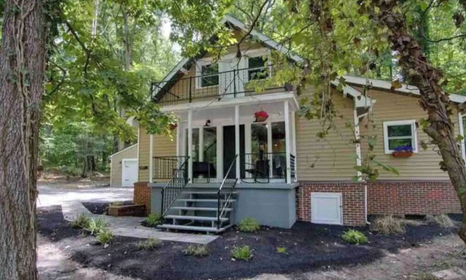 Kabletown Cabina | Mountain Cabin in the Woods, Near Wineries & More!