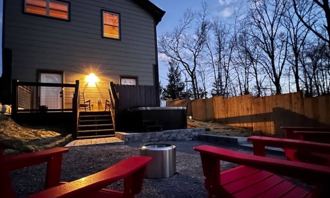 Sevierville Cabina | Mountain Cabin/Indoor Pool/Hot Tub/Games/Views