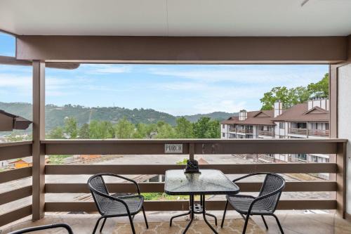 Gatlinburg Casa | Mountain Calling - Resort Pool, WIFIO, 685 FREE tickets each paid day!