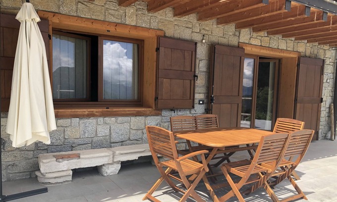 Giogo del Maniva Chalet De Esquí | Mountain chalet apartment in the Italian prealps, 400m from ski lifts