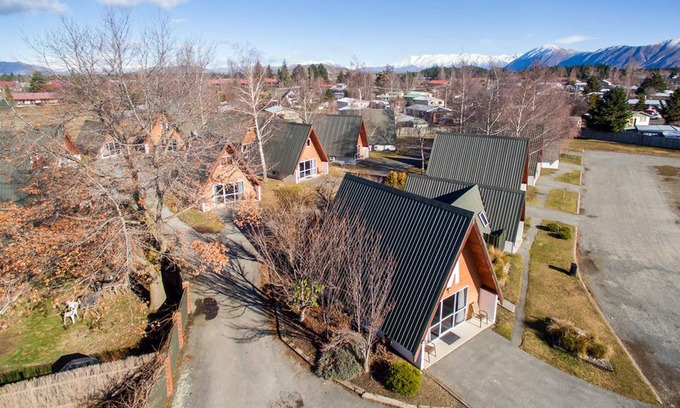 Twizel Hotel | Mountain Chalets Motel