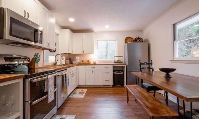 Fairview Cabaña | Mountain Escape | Cozy Home Near Asheville