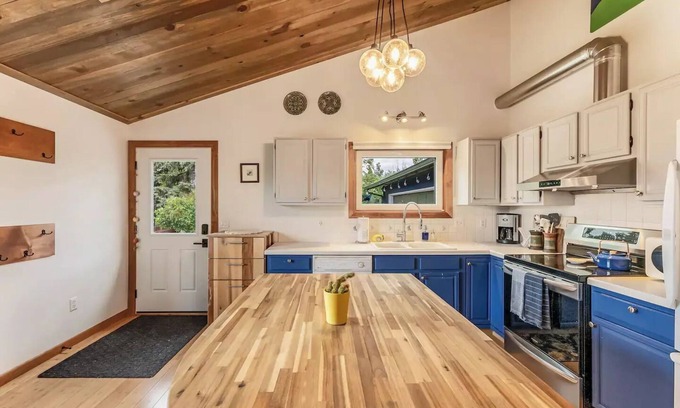 Bozeman Casa | Mountain Escape: with Sauna near Yellowstone