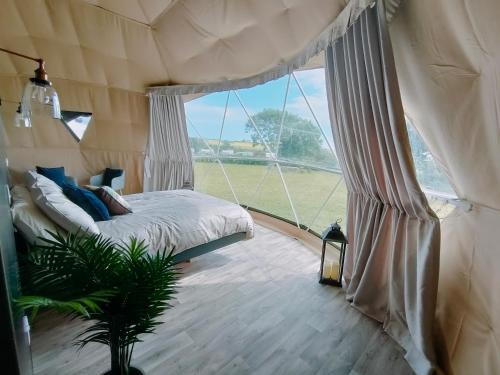 Ardfield Otro | Mountain Forge Escape Glamping/Camping site