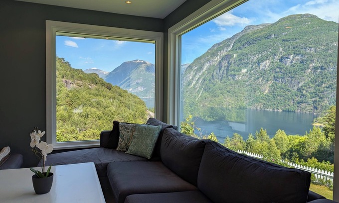 Hellesylt Apartamento | Mountain garden by the Geirangerfjord