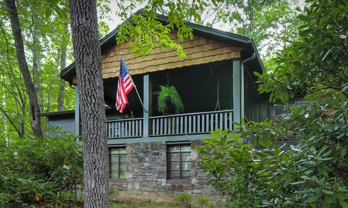 Black Mountain Cabaña | Mountain Getaway at Montreat! Wyck Road Cottage - Event Friendly!