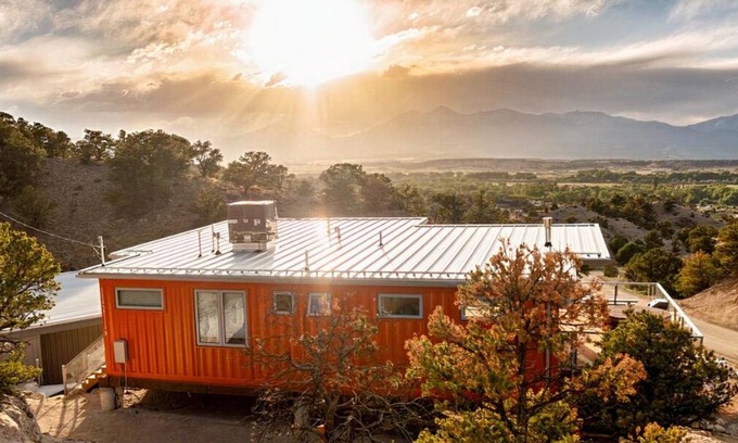 Salida Cabina | Mountain Getaway w/ Incredible Views - #1 Ranked Most Unique Colorado VRBO