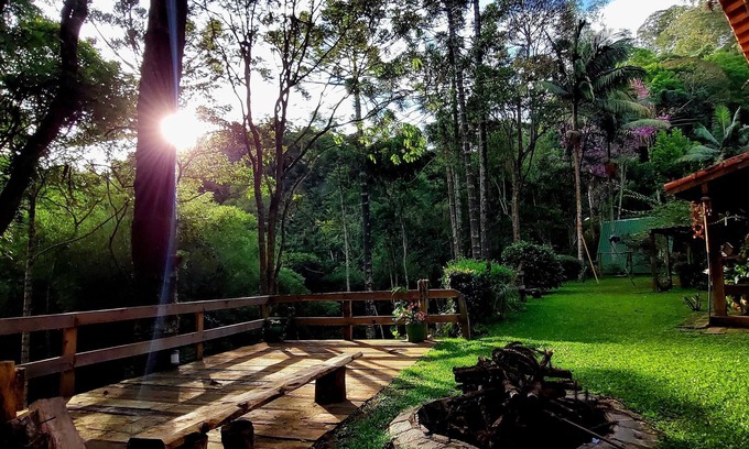Campos do Jordao Chalet De Esquí | Mountain house with magnificent outdoor area and two wooden chalets