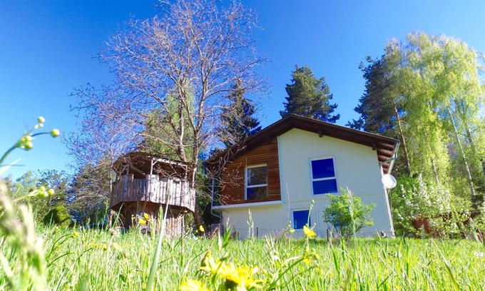 Ludmannsdorf Casa | Casa de montaña en una zona tranquila con casa de árbol cerca de Wörthersee